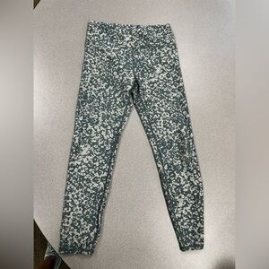 Vuori Clean Elevation Green and White Patterned Leggings